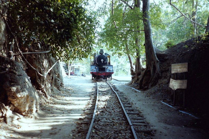 Thailand 2001-EX121.JPG